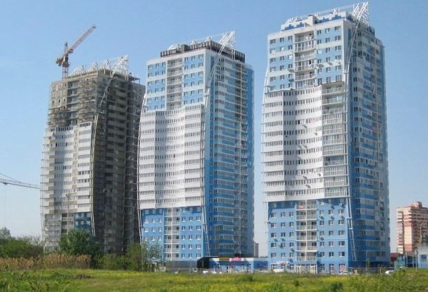 На Кубани региональная строительная компания начала достройку первых двух домов