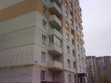 Дом на ул. Антонова-Овсеенко, 1 - фото 0